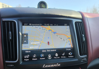 Подержанный автомобиль Maserati Levante 2018 года (34 фото)