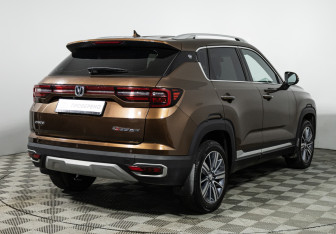 Подержанный автомобиль Changan CS35PLUS 2021 года (5 фото)
