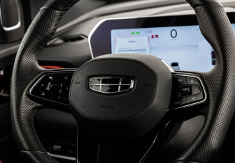 Подержанный автомобиль Geely Coolray 2024 года (16 фото)