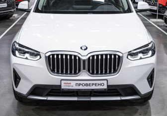 Подержанный автомобиль BMW X3 2022 года (4 фото)