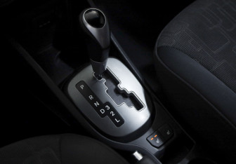 Подержанный автомобиль Kia Rio Hatchback 2013 года (13 фото)