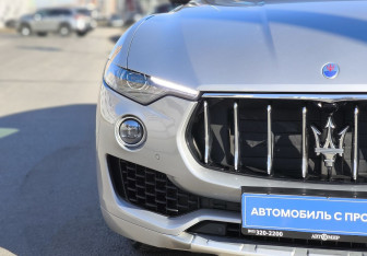 Подержанный автомобиль Maserati Levante 2018 года (12 фото)