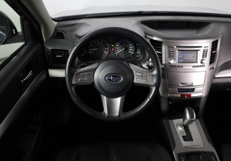 Подержанный автомобиль Subaru Outback Wagon 2012 года (19 фото)