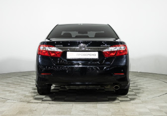 Подержанный автомобиль Toyota Camry Sedan 2012 года (6 фото)