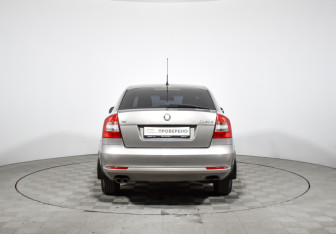Подержанный автомобиль Skoda Octavia Liftback 2009 года (6 фото)