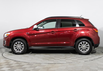Подержанный автомобиль Mitsubishi ASX 2014 года (8 фото)