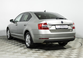 Подержанный автомобиль Skoda Octavia Liftback 2019 года (7 фото)