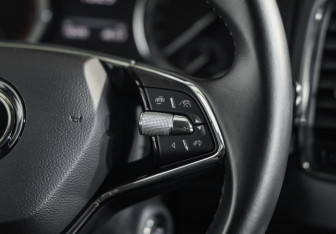 Подержанный автомобиль Skoda Karoq 2020 года (12 фото)