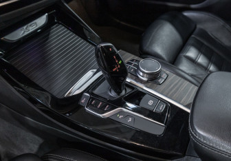 Подержанный автомобиль BMW X3 2019 года (24 фото)