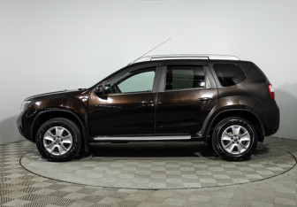 Подержанный автомобиль Nissan Terrano 2019 года (8 фото)