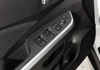 Подержанный автомобиль Honda CR-V 2015 года (10 фото)