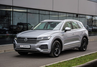 Подержанный автомобиль Volkswagen Touareg 2018 года (3 фото)