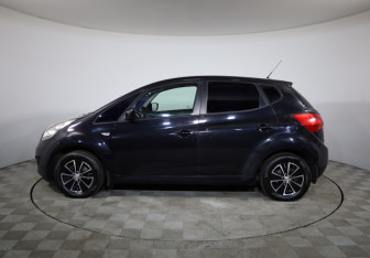 Подержанный автомобиль Kia Venga 2012 года (8 фото)