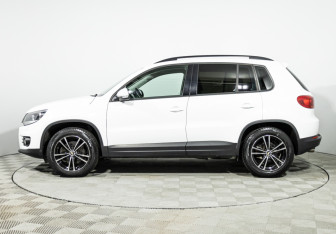 Подержанный автомобиль Volkswagen Tiguan 2015 года (8 фото)