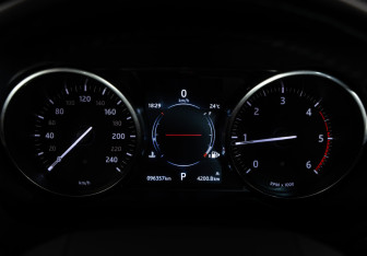 Подержанный автомобиль Land Rover Range Rover Evoque 2017 года (32 фото)