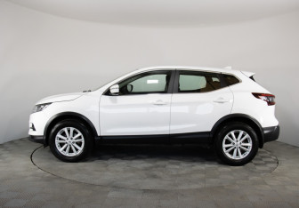 Подержанный автомобиль Nissan Qashqai 2021 года (8 фото)