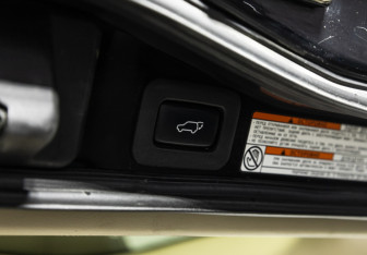 Подержанный автомобиль Toyota Land Cruiser Suv 2015 года (57 фото)