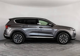 Подержанный автомобиль Hyundai Santa Fe 2023 года (5 фото)