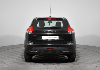 Подержанный автомобиль LADA (ВАЗ) XRAY 2017 года (6 фото)