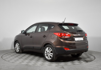 Подержанный автомобиль Hyundai ix35 2010 года (7 фото)