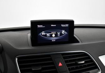 Подержанный автомобиль Audi Q3 2015 года (15 фото)