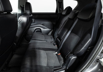 Подержанный автомобиль Peugeot 4007 2012 года (10 фото)