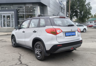 Подержанный автомобиль Suzuki Vitara 2016 года (6 фото)