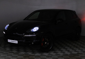 Подержанный автомобиль Porsche Cayenne 2013 года (24 фото)