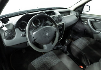 Подержанный автомобиль Renault Duster 2014 года (11 фото)