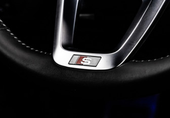 Подержанный автомобиль Audi Q5 2018 года (15 фото)