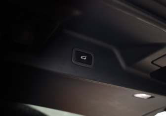 Подержанный автомобиль Land Rover Range Rover 2016 года (40 фото)