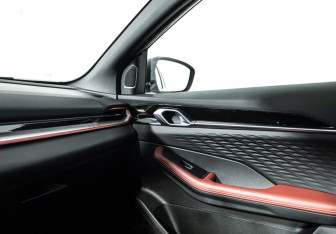 Подержанный автомобиль Geely Coolray 2024 года (16 фото)