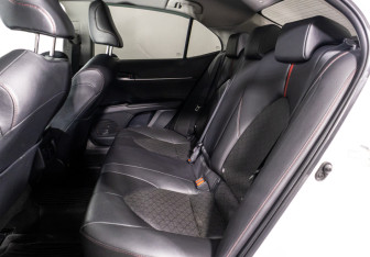 Подержанный автомобиль Toyota Camry Sedan 2021 года (20 фото)