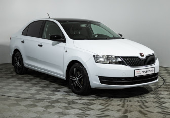 Подержанный автомобиль Skoda Rapid Liftback 2014 года (3 фото)
