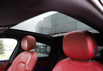 Подержанный автомобиль Porsche Cayenne 2019 года (29 фото)