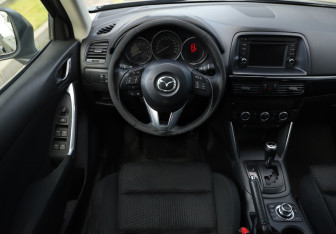 Подержанный автомобиль Mazda CX-5 2012 года (12 фото)