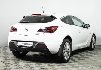 Подержанный автомобиль Opel Astra Hatchback 2013 года (5 фото)