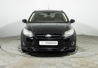 Подержанный автомобиль Ford Focus Hatchback 2013 года (2 фото)