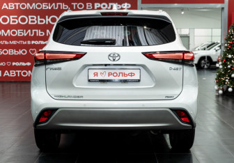 Новый Toyota Highlander 2025 (8 фото)