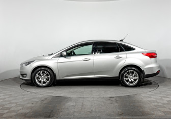 Подержанный автомобиль Ford Focus Sedan 2018 года (8 фото)