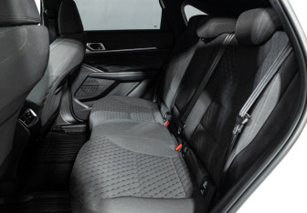 Подержанный автомобиль Haval F7 2024 года (10 фото)