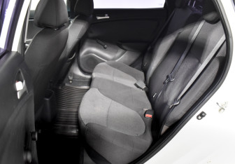 Подержанный автомобиль Hyundai Solaris Sedan 2012 года (11 фото)