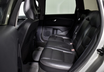 Подержанный автомобиль Volvo XC70 2012 года (11 фото)