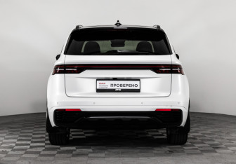 Подержанный автомобиль Geely Monjaro 2024 года (7 фото)