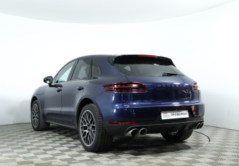 Подержанный автомобиль Porsche Macan 2015 года (8 фото)