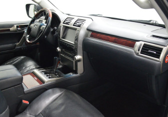 Подержанный автомобиль Lexus GX 2011 года (12 фото)