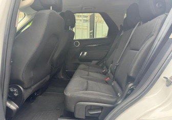 Подержанный автомобиль Land Rover Discovery 2019 года (16 фото)