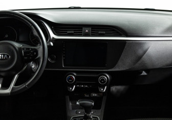 Подержанный автомобиль Kia Rio Hatchback 2021 года (14 фото)