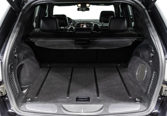 Подержанный автомобиль Jeep Grand Cherokee 2015 года (15 фото)