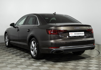 Подержанный автомобиль Audi A4 Sedan 2019 года (7 фото)